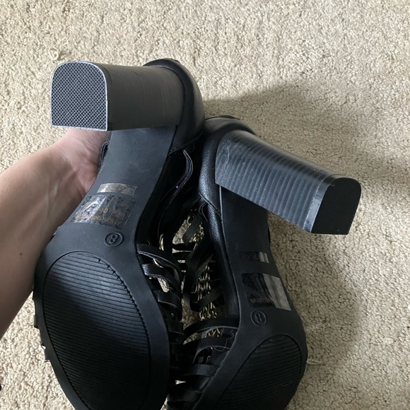 4 inch Charming Charlie Chunky Heal. - Picture 4 of 5